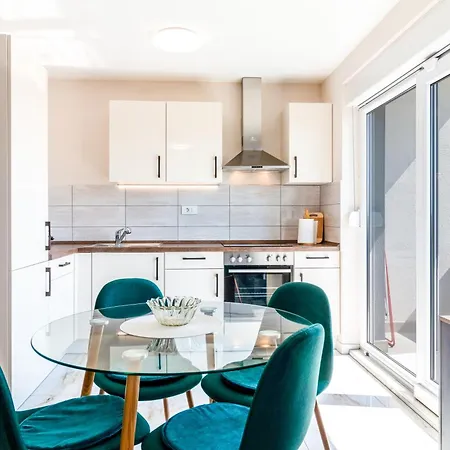 Nela Apartment Kastela
