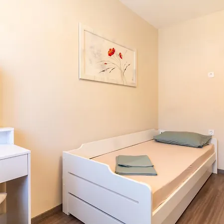 Apartment Nela Kastela