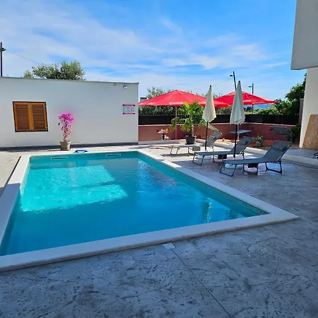 Nela Apartment *